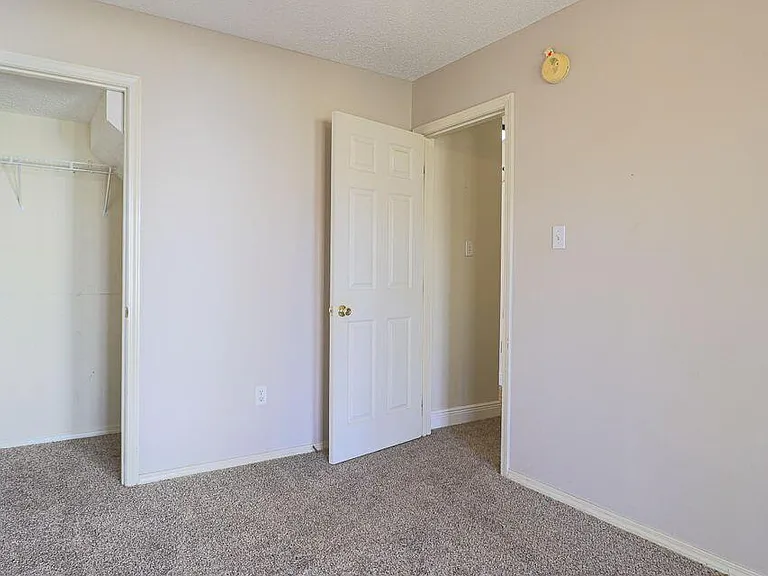 13472 Locust Hill Dr — Photo 10