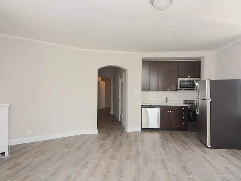 3335 W Diversey Ave #201 — Photo 8