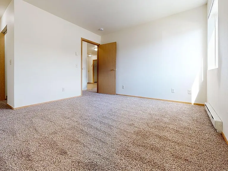 Dakota Point Apartments — Photo 18