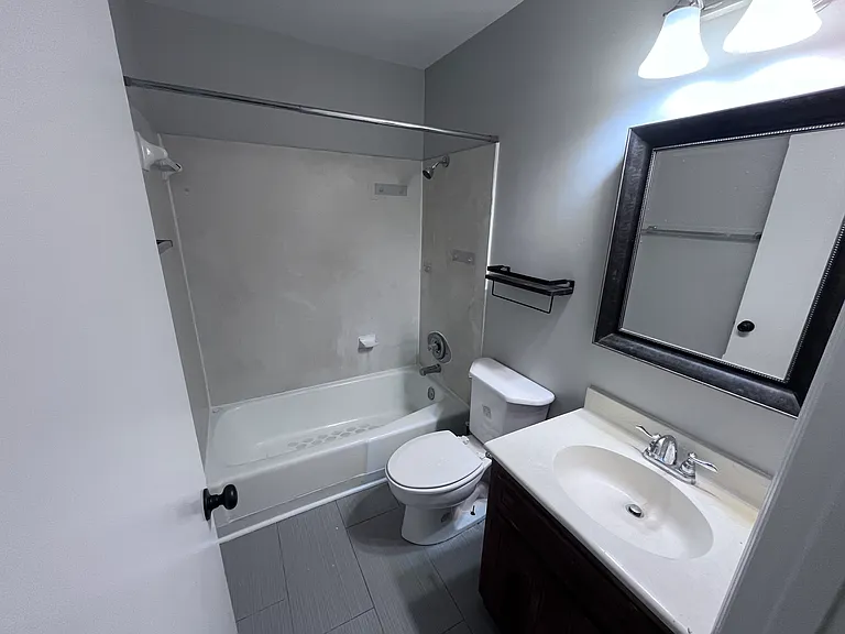 215 Berkshire Cir — Photo 27