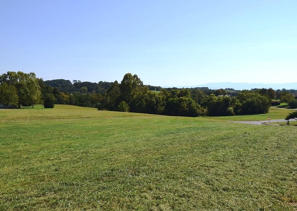 1st image of Bentwood Dr