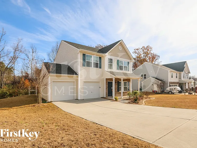 8008 April Ln — Photo 2