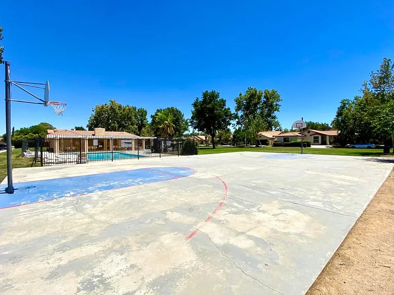 2242 Gregory Ave — Photo 71