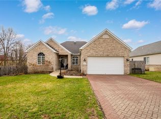 1045 Maplewood Dr, Canonsburg, PA 15317