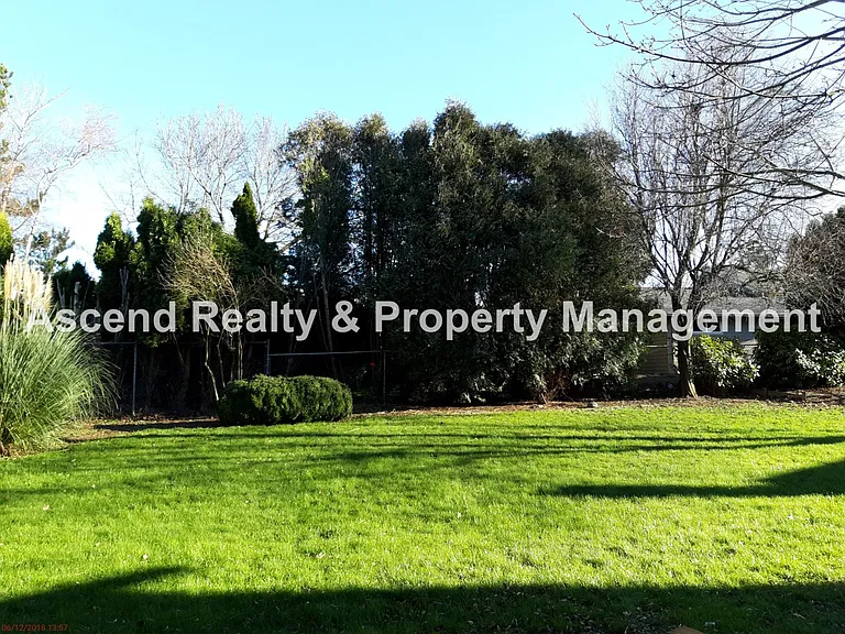 1114 SW Wright Ct — Photo 19