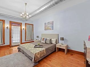 1338 W Madison St APT 2, Chicago, IL 60607