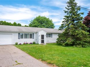 1 Reardon Dr, Middletown, RI 02842