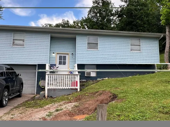 71 Ridge Rd, Wayne, WV 25570