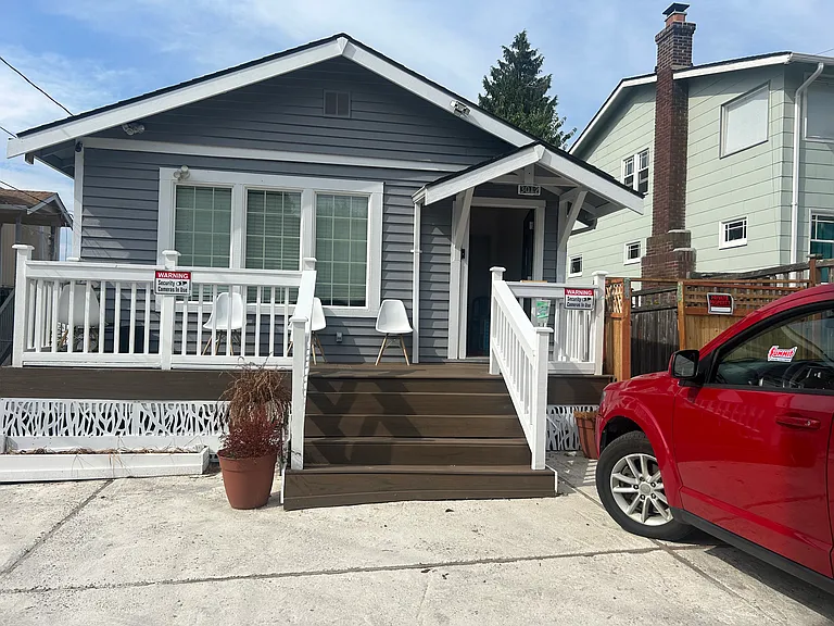 3012 S Bradford St — Photo 1