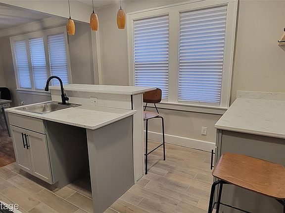 4th image of 5444 Field St