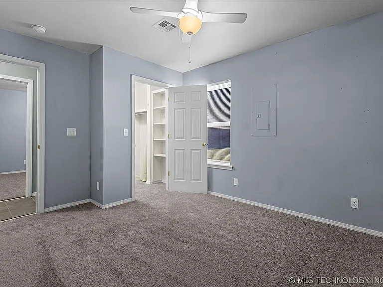 1449 S Oak Ave — Photo 21