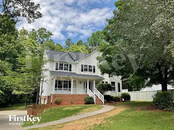 4 bed, 2.5 bath, 2905 sqft, $2,830 — Photo 1