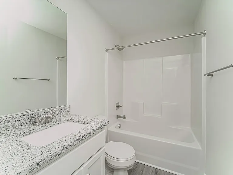 642 E Ketchie St — Photo 14