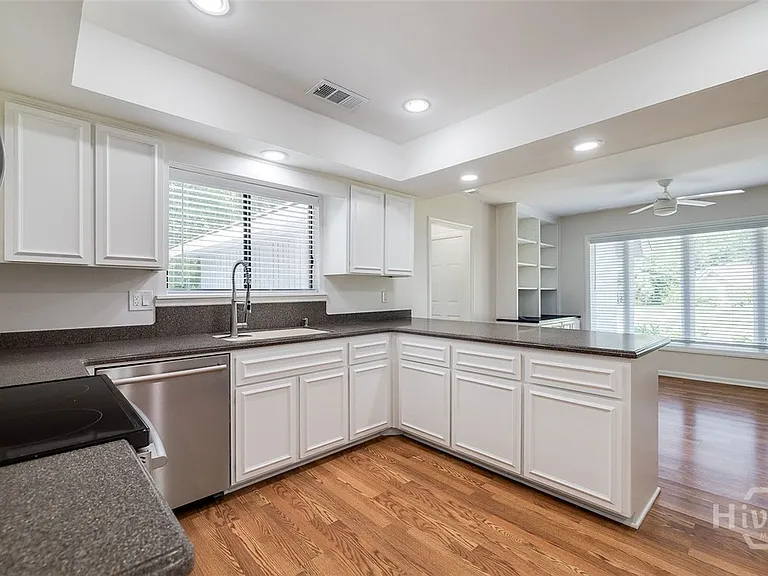 14 Hemingway Dr — Photo 11