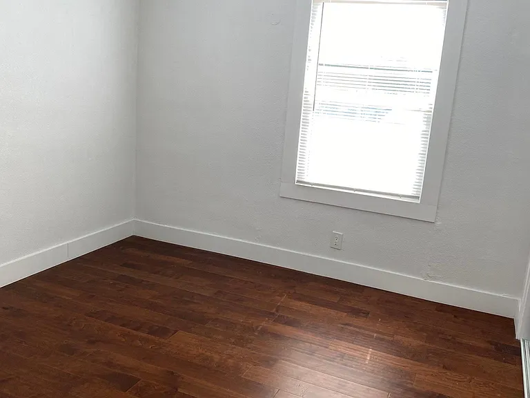 730 N Saint Andrews Pl — Photo 8