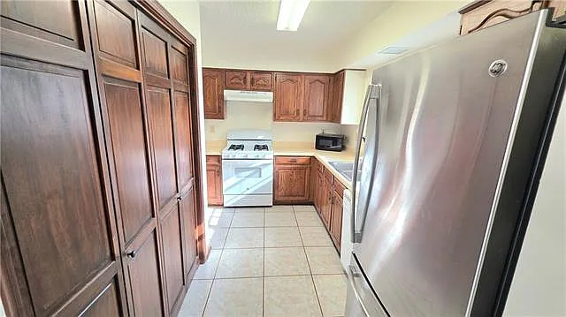 106 Gondrella Dr — Photo 8