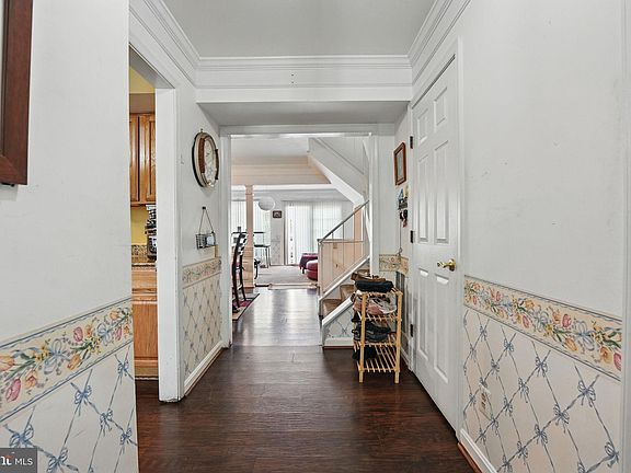4th image of 2665 McGuffeys Ct