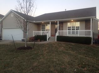 807 Shiloh Dr, Raymore, MO 64083