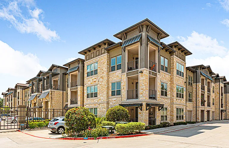 Hickory Creek Ranch Apartments — Photo 3