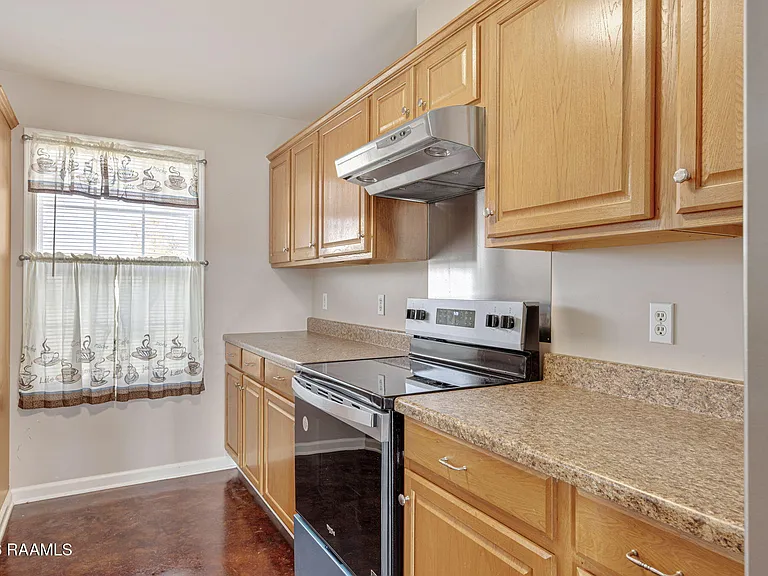 1026 Carmen Dr — Photo 17