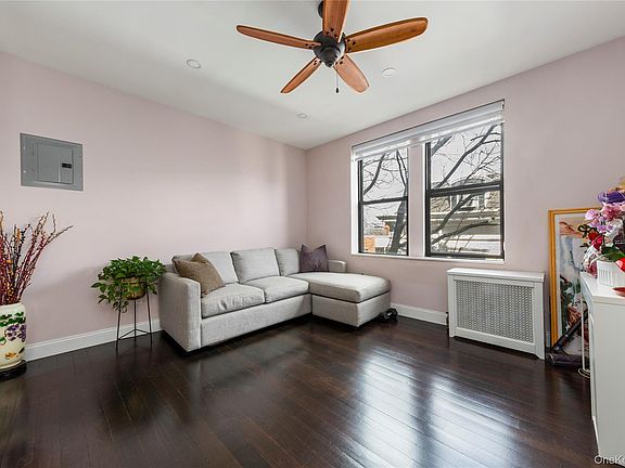 3rd image of 13605 Sanford Avenue #4Q