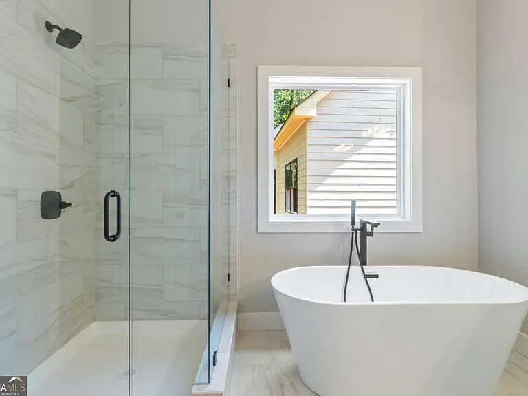 380 Ansley Dr — Photo 18