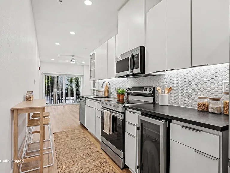 2217 N Fitzhugh Ave #101 — Photo 17