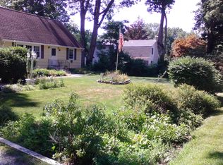 40 School House Rd, Oak Ridge, NJ 07438