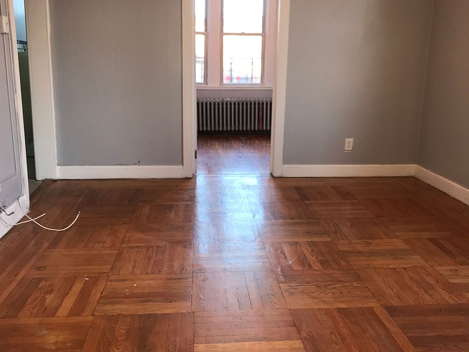 1st image of 932 E 215th St #1