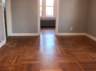 932 E 215th St #1, Bronx, NY 10469