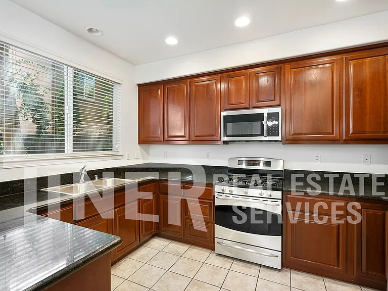 5418 Washoe St — Photo 3
