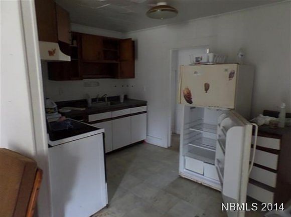 2nd image of 1441 Silverbrook Rd