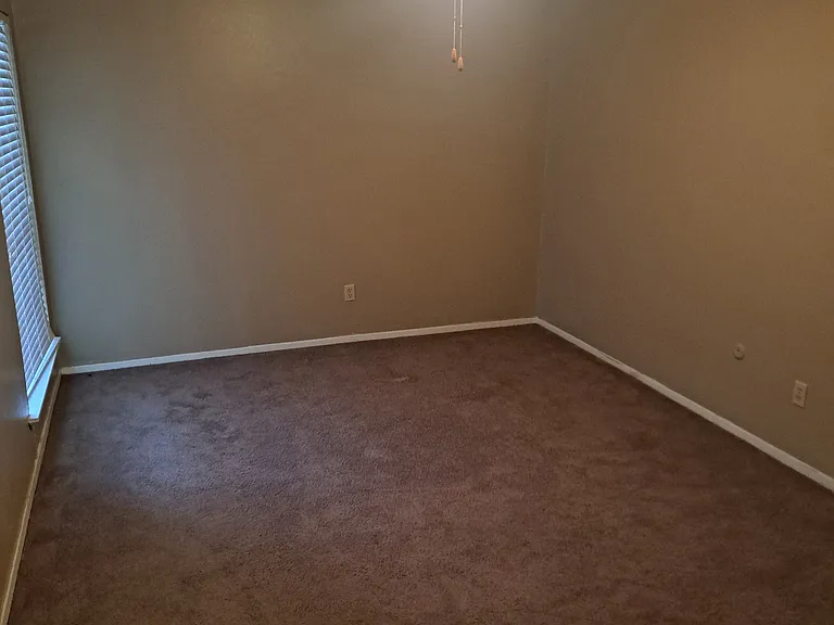 Peachtree Apartments — Photo 17
