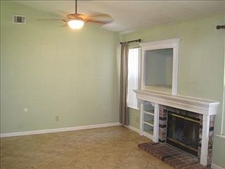 4th image of 2627 Drummond Dr