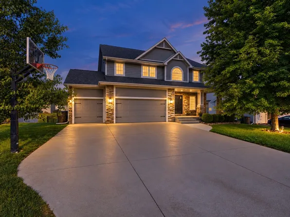 4455 NW 165th St, Clive, IA 50325