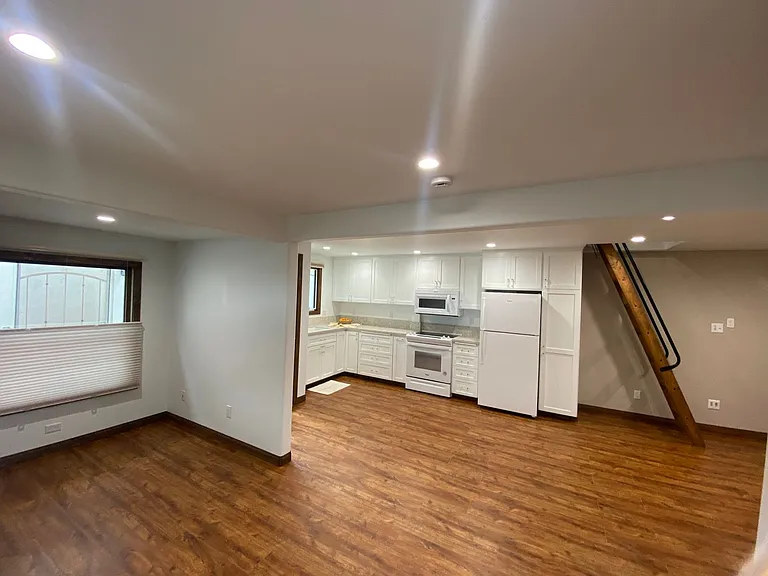 2907 Union St — Photo 2