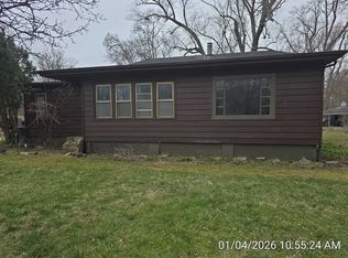 15N325 Camp Flint Dr, Dundee, IL