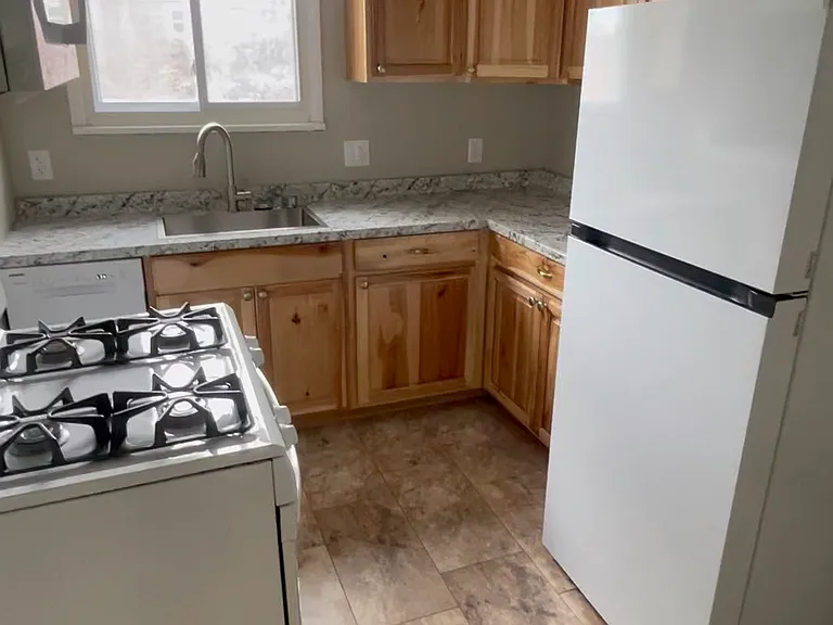 815 Park Ave #2 — Photo 5