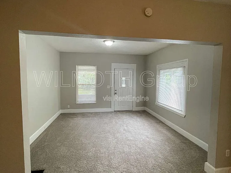 442 N Denny St — Photo 4