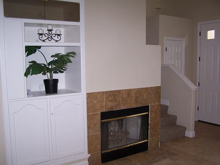 230 Holland Cir — Photo 9