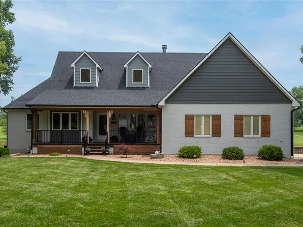 605 N Hemlock St, Ottawa, KS 66067