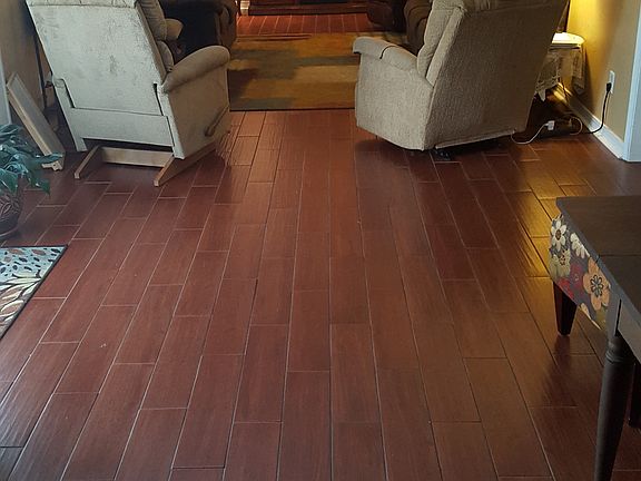 2nd image of 2607 Pinewood Dr