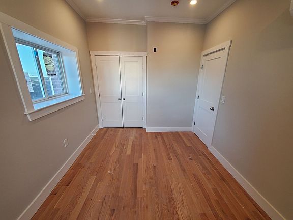 2nd image of 22 Wallingford Rd Unit 3