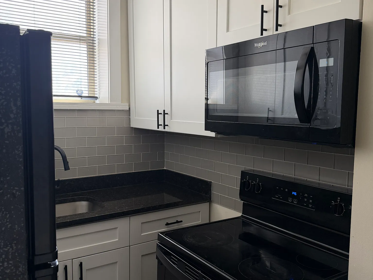 1 bed, 650 sqft, $900 — Photo 3
