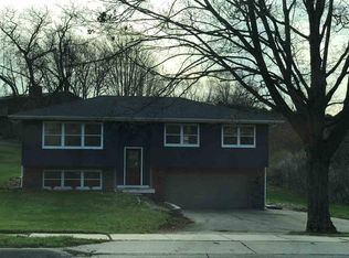 2432 Radford Rd, Dubuque, IA 52002