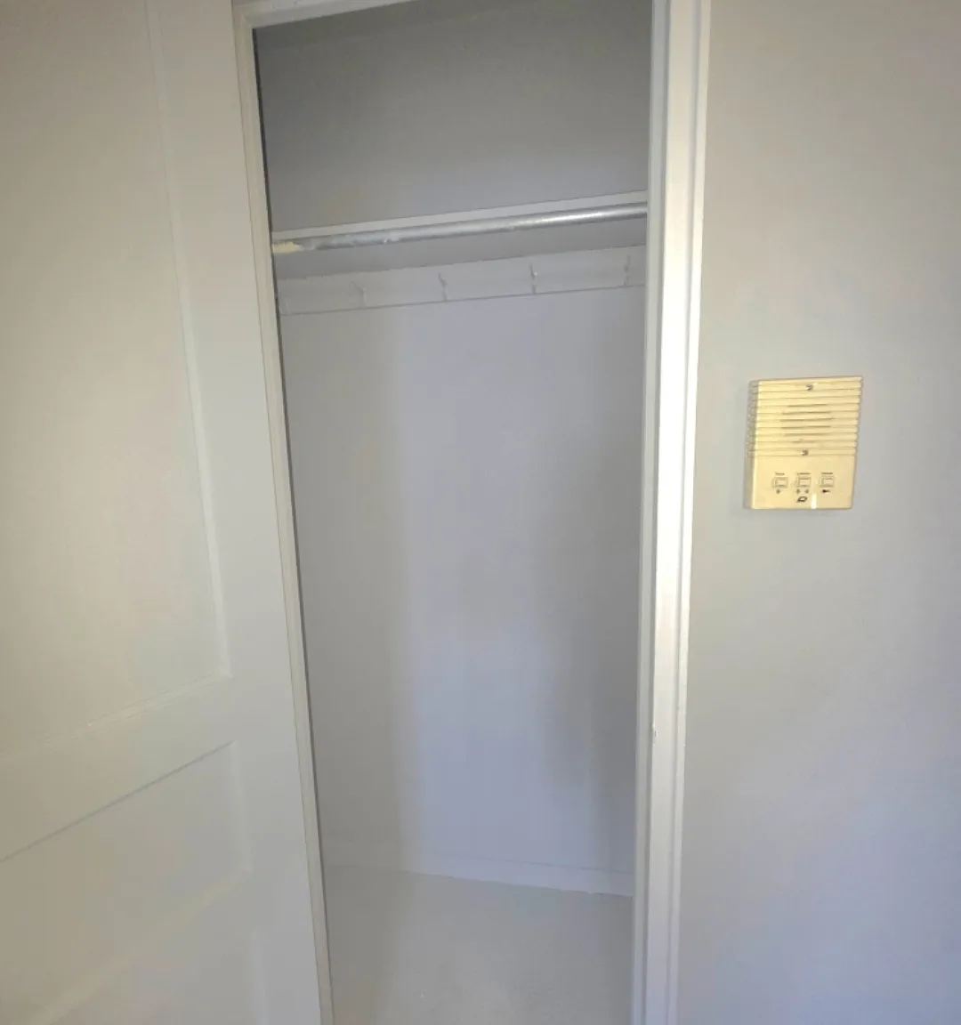 1 bed, 821 sqft, $2,327 — Photo 3