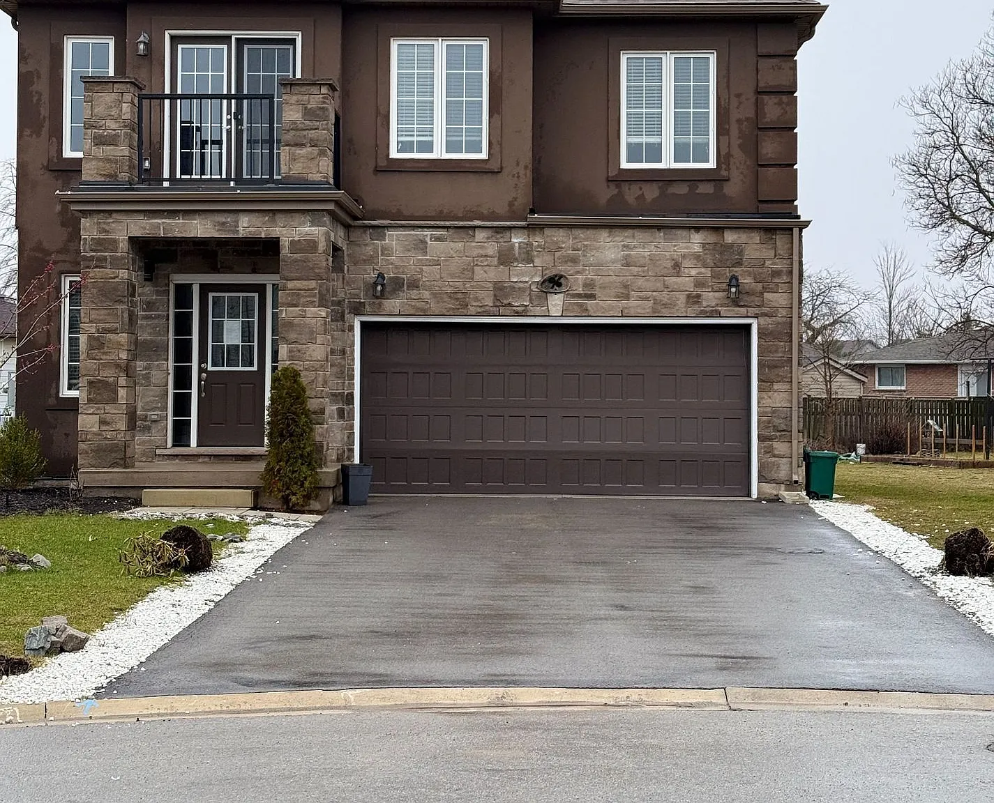 4 bed, $2,750 — Photo 1