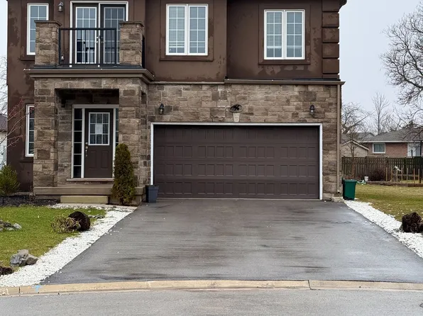 96 Bethune Ave, Welland, ON L3B 0H5