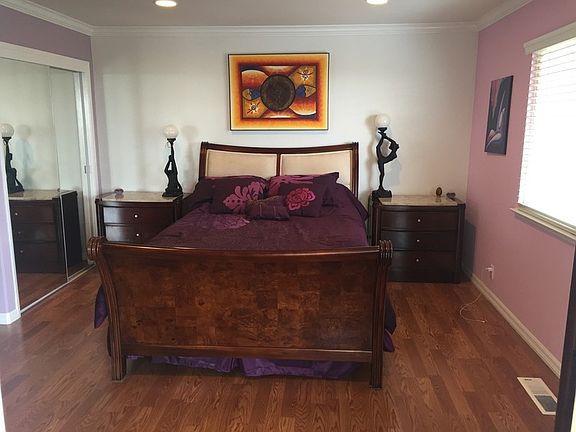4th image of 3293 Round Hill Dr