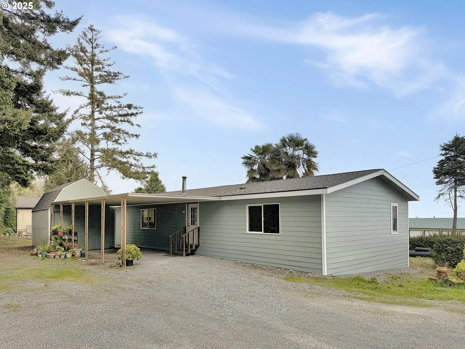 15609 Highway 101 photo 1